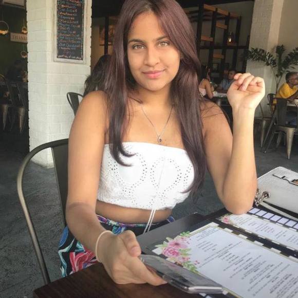 Meet your Posher, Simeran - Picture 1 of 1